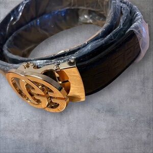 Guess Gold and Black Belt with Classic Design